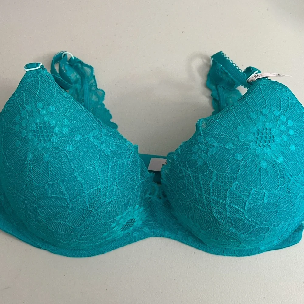 Victoria's Secret Blue Lace Bra with Underwire Support